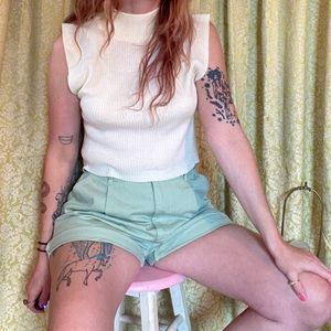 🌈Vintage 90s cream knit crop top and green shorts